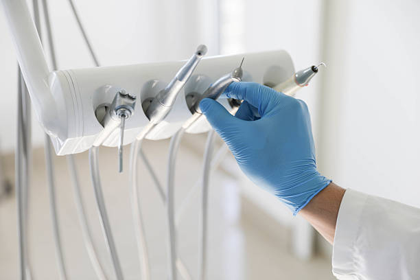 Professional Tooth Extraction technician working in Portland, TX